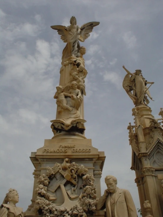 the statue is on top of the fountain