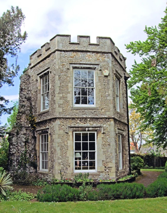 a very old building with a bunch of windows