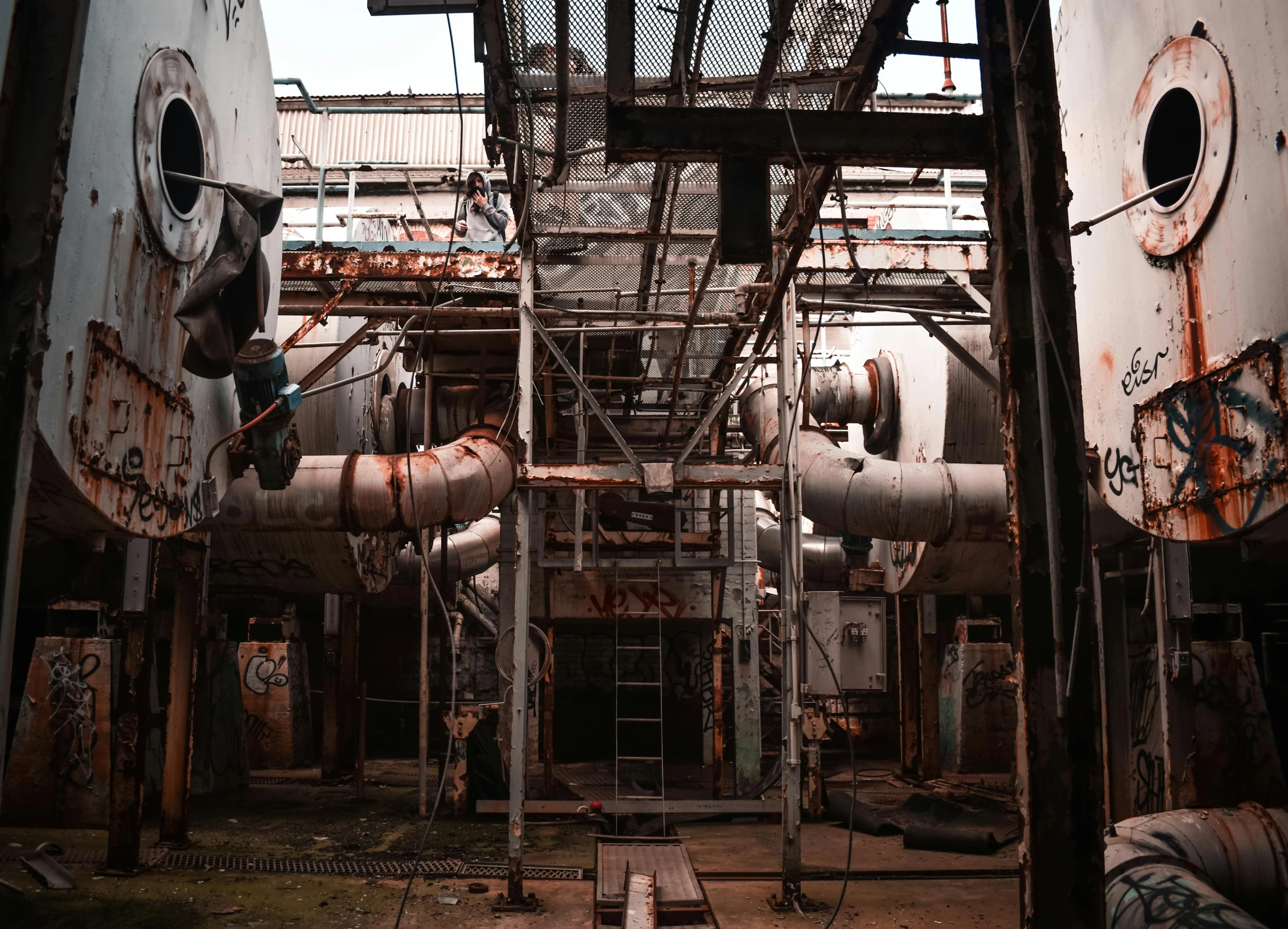 a bunch of pipes that are inside of a building, inspired by Elsa Bleda, pexels contest winner, nuclear art, huge giant old ruins, white machinery, electricity archs, vessels