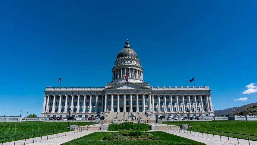 the state capitol building in salt lake city, utah, unsplash, square, gigapixel photo, background image, clear blue skies