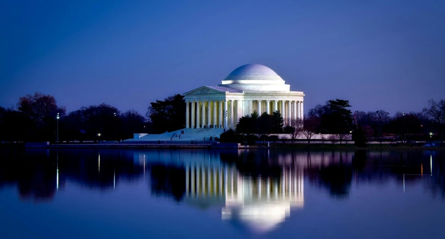 a large white building sitting on top of a lake, by Samuel Washington Weis, unsplash contest winner, neoclassicism, thomas jefferson, tomb, rim lights wlop, avatar image