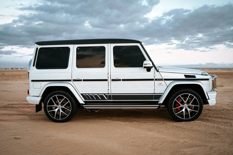 a white mercedes benz benz benz benz benz benz benz benz benz benz benz benz benz benz benz, a digital rendering, by Gavin Hamilton, unsplash, on the desert, trimmed with a white stripe, photo from the side, jeep