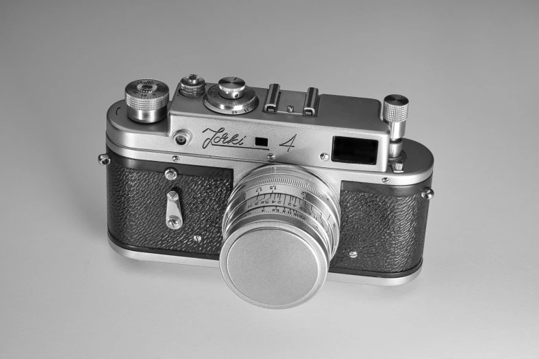 a black and white photo of a camera, by Maurycy Gottlieb, flickr, bauhaus, four, leica iii, peter tarka, v - ray