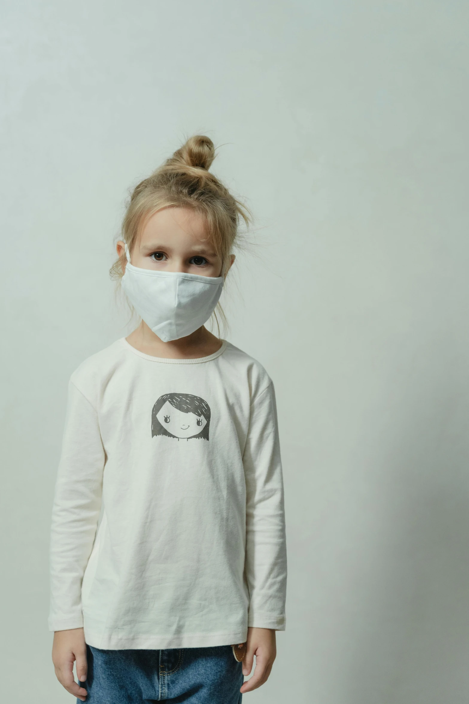 a little girl wearing a face mask, by Paul Bird, light grey, shirt, kaethe butcher, gerit dou