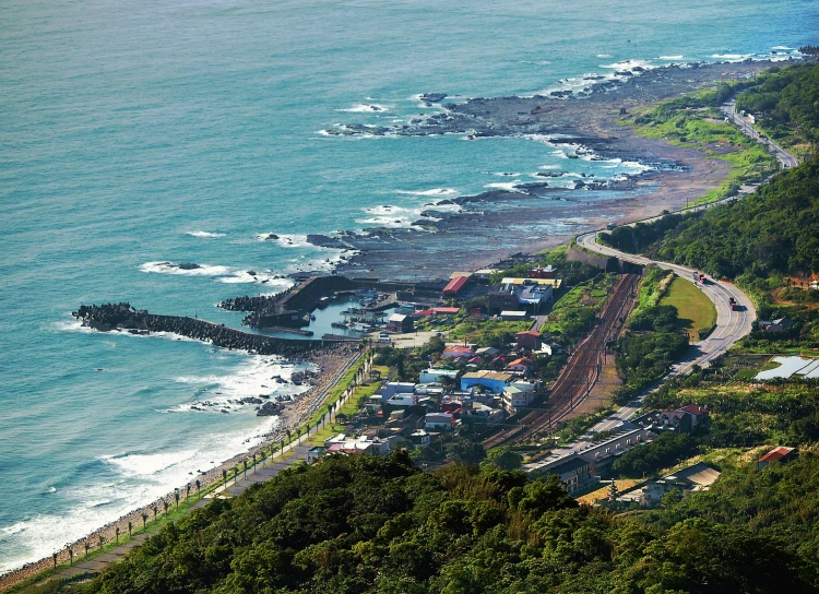 a view of the ocean from the top of a hill, pexels contest winner, hurufiyya, taiwan, kombi, panoramic, igh detailed