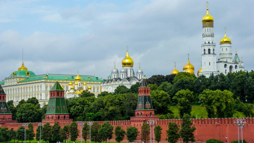 a view of the kremml kremml kremml kremml kremml kremml kremml kremml, pexels contest winner, socialist realism, moscow kremlin, green and red, 15081959 21121991 01012000 4k, gold and red