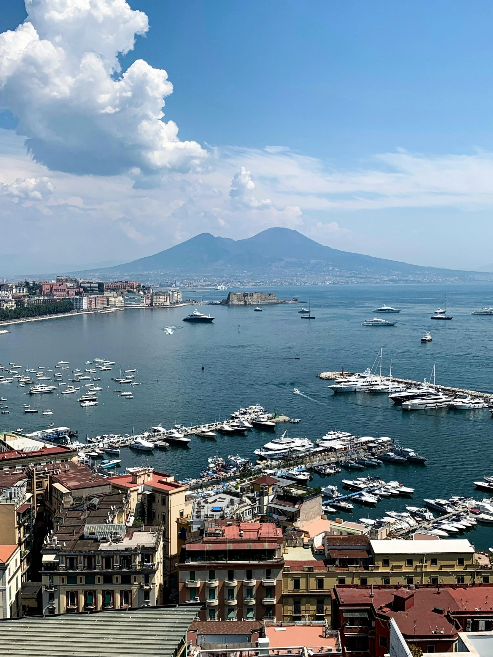 a large body of water filled with lots of boats, renaissance, gulf of naples, slide show, 🚿🗝📝