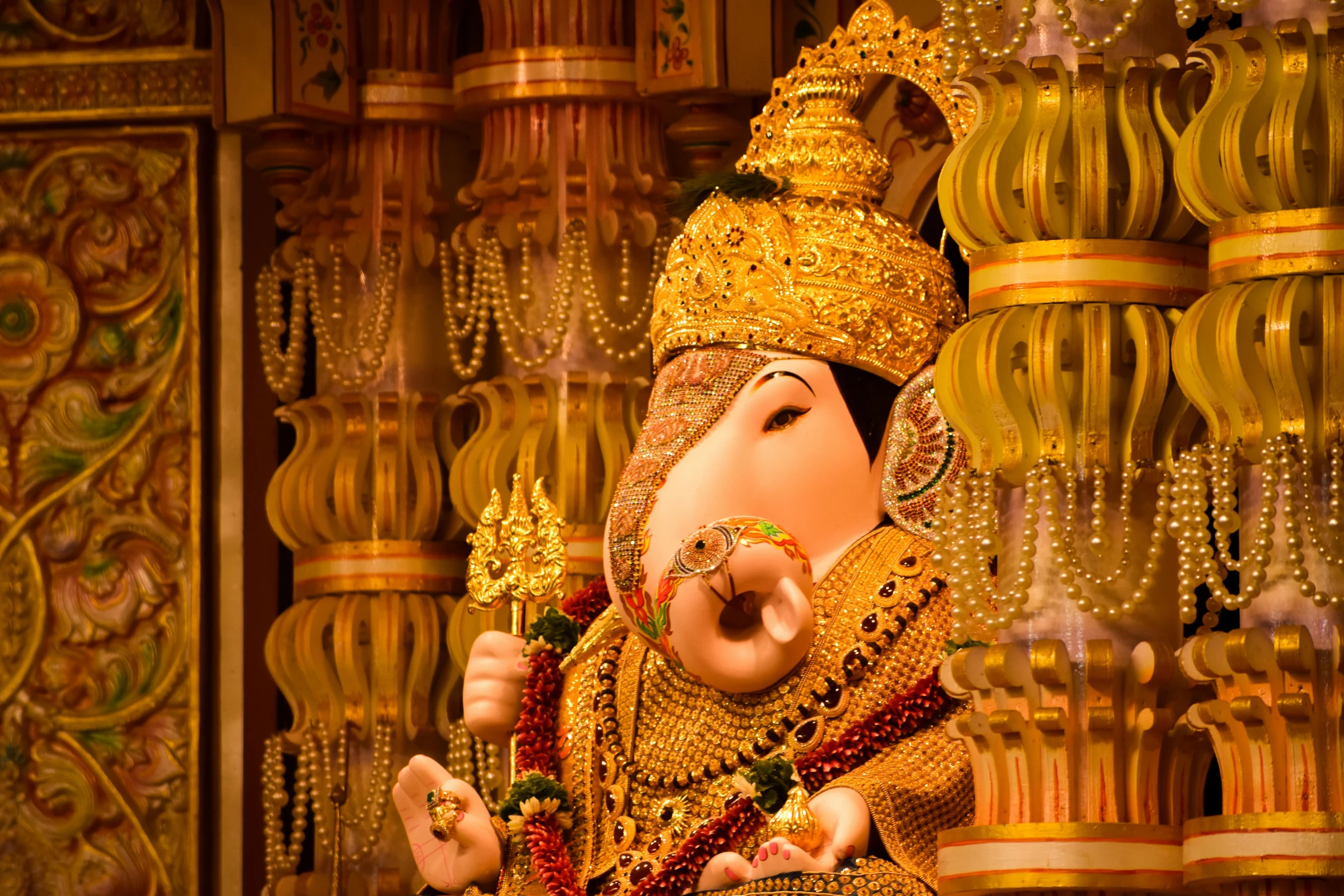 a close up of a statue of an elephant, pexels contest winner, elaborate gold jewelry, ganapati, thumbnail, square