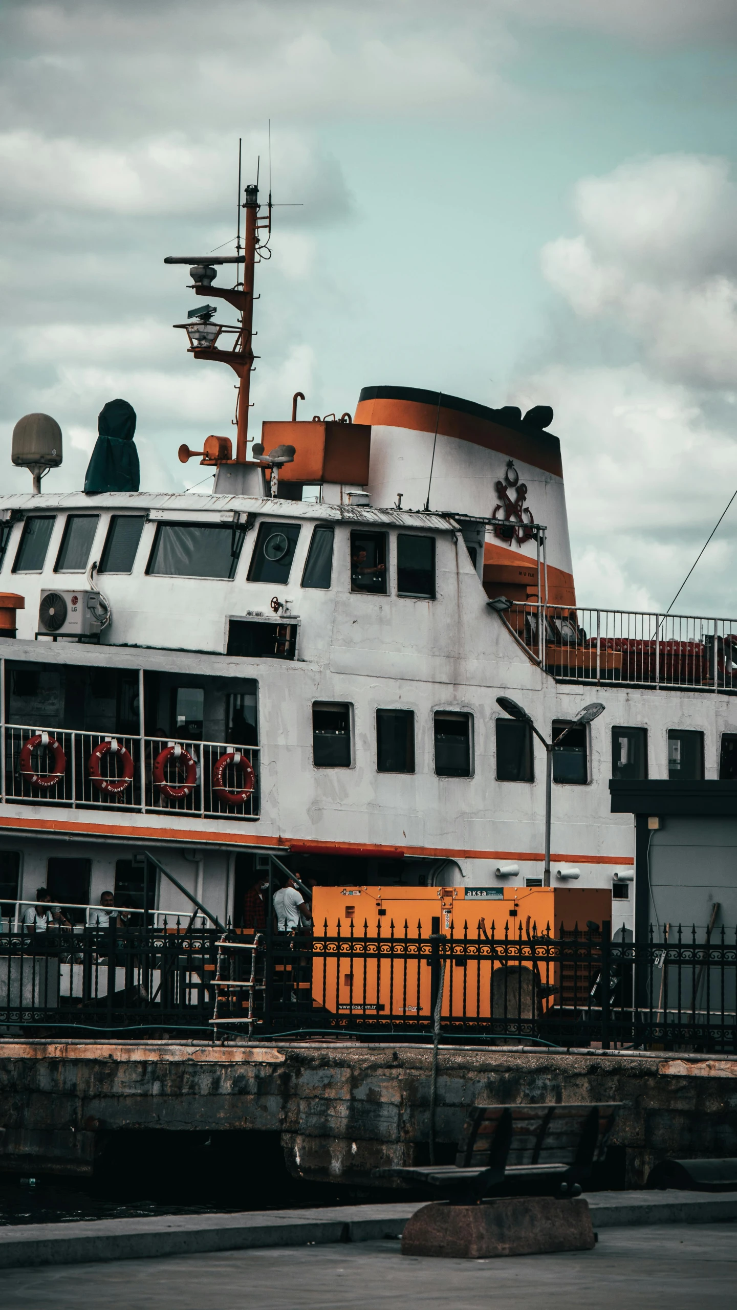 a large boat sitting on top of a body of water, pexels contest winner, 🚿🗝📝, front profile shot, stacked image, thumbnail