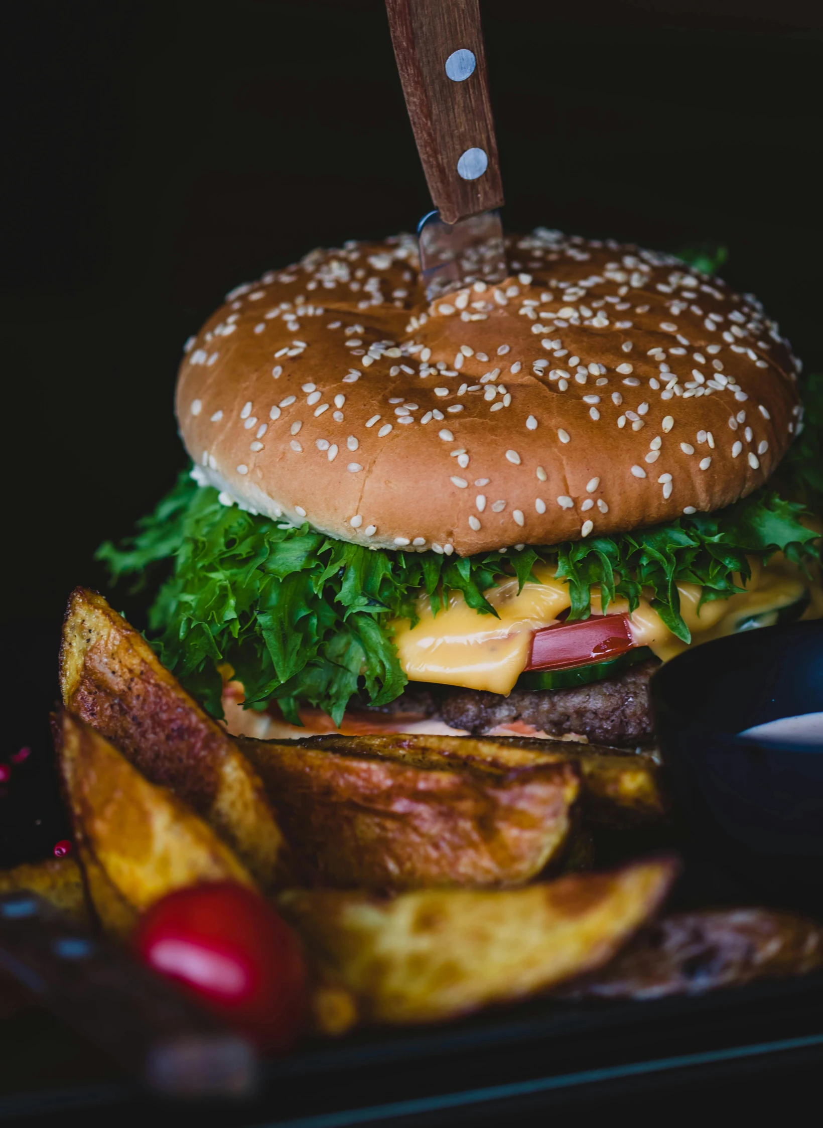 a hamburger and fries on a plate with a knife, a portrait, by Adam Marczyński, pexels contest winner, 15081959 21121991 01012000 4k, alessio albi, very crispy, (cheese)