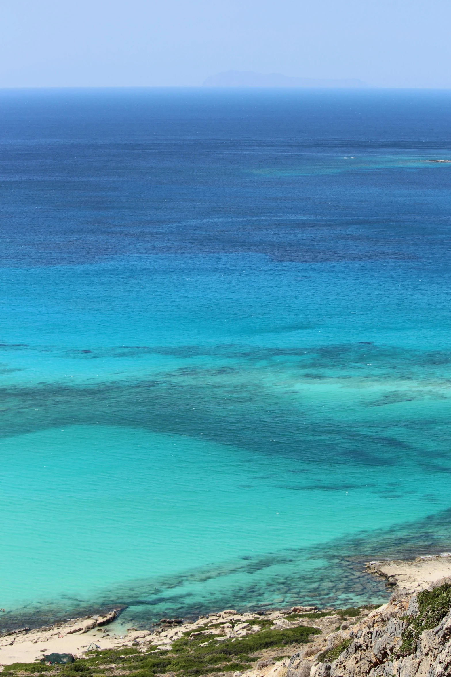 a large body of water next to a sandy beach, pexels contest winner, coral sea bottom, blue: 0.5, aruba, color”