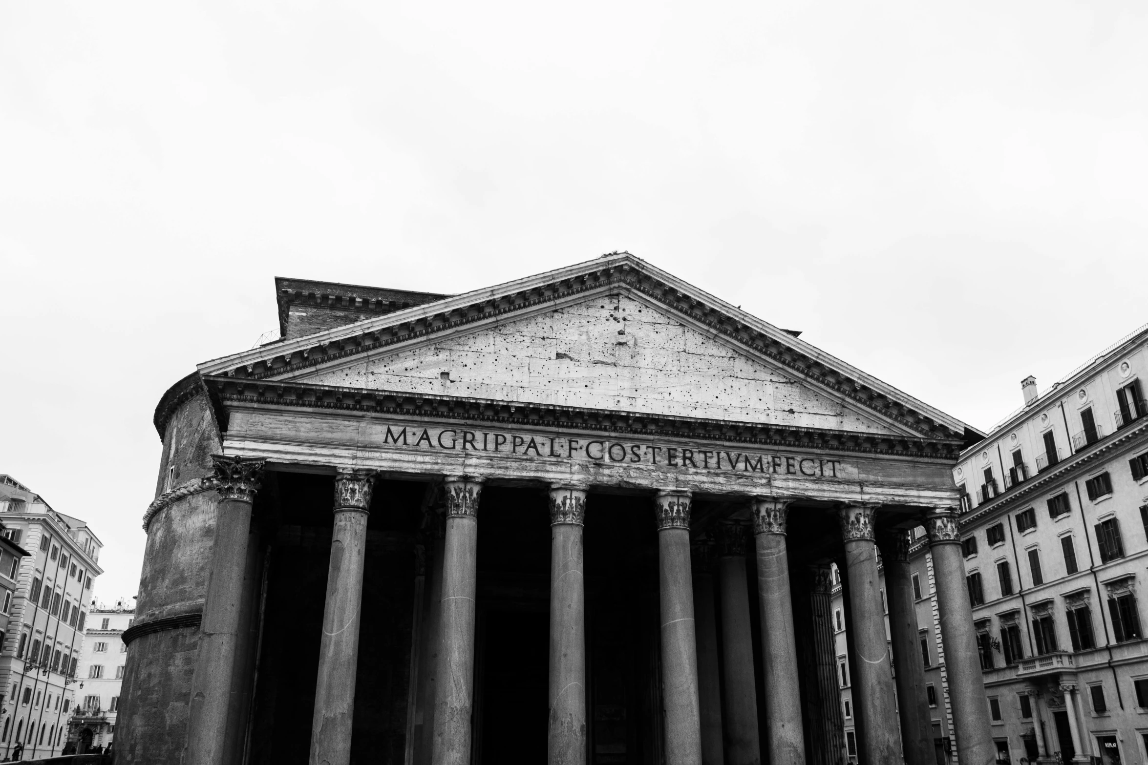 a black and white photo of an old building, by Kristian Zahrtmann, pexels contest winner, neoclassicism, pantheon, 🎨🖌️, pompeian, high quality picture