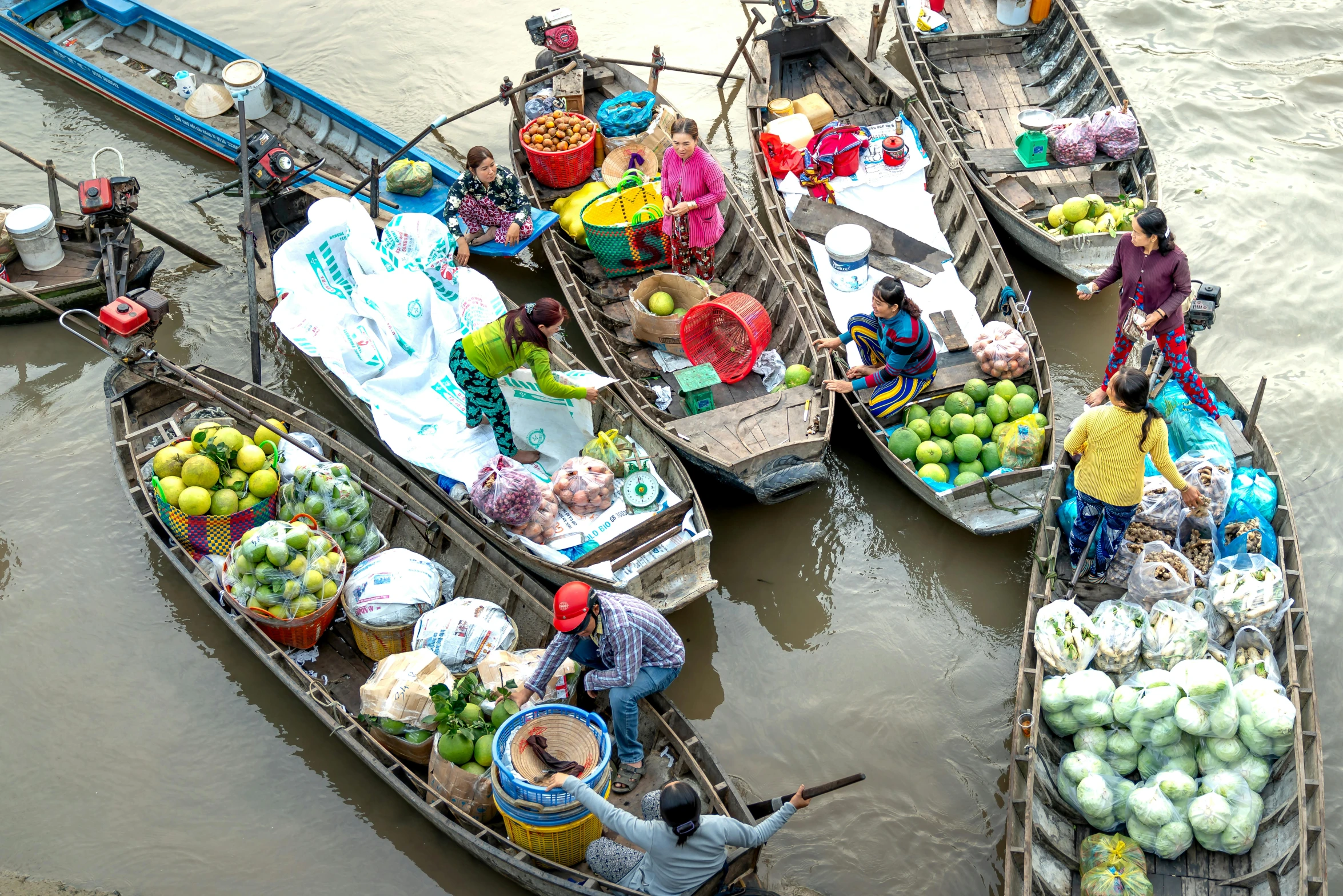 a group of boats filled with lots of fruits and vegetables, people shopping, top down photo, fan favorite, 3 boat in river