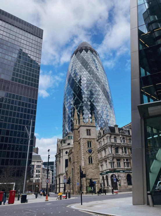 the gherni building towering over the city of london, pexels contest winner, art nouveau, 🤠 using a 🖥, 2 0 2 2 photo, slide show, 2 0 0 0's photo