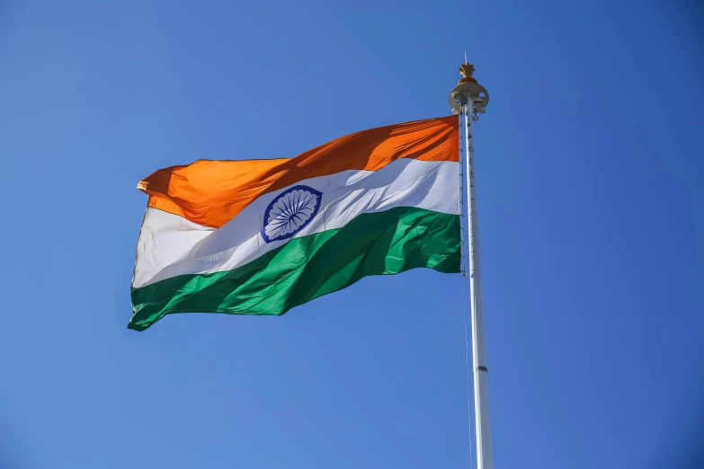 the indian flag is flying high in the sky, a portrait, by Sam Dillemans, pexels, hurufiyya, 15081959 21121991 01012000 4k