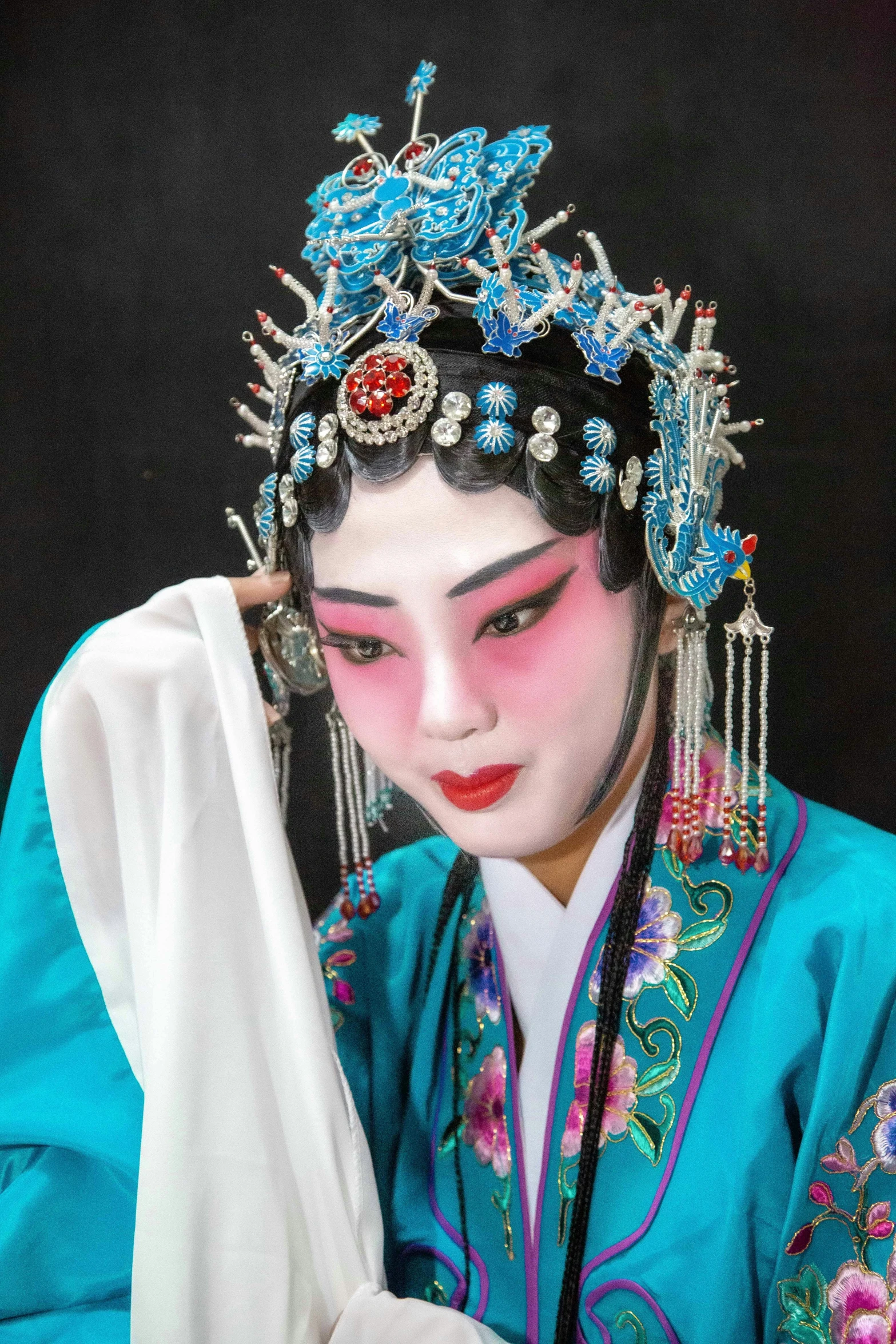 a woman dressed in a traditional chinese costume, inspired by Jin Nong, eyes opened, square, multi - coloured, press photos