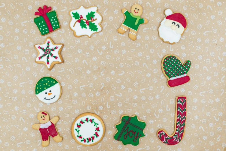 christmas cookies arranged in a circle on a table, by Jeka Kemp, naive art, istockphoto, emerald, tan, adorable design