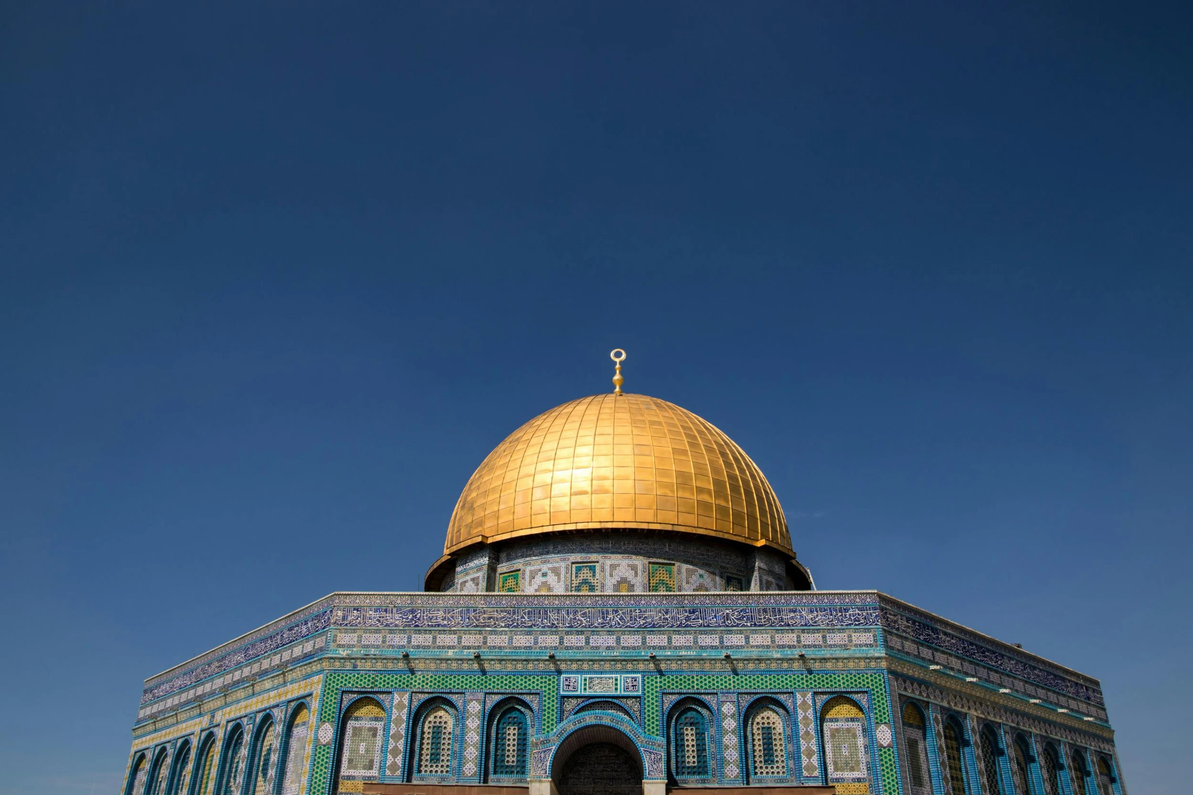 the dome of the rock on the temple of the rock, an album cover, by Julia Pishtar, unsplash contest winner, gold and blue, emerald, 2 5 6 x 2 5 6, muslim