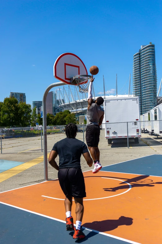 a couple of men playing a game of basketball, by Greg Spalenka, trending on dribble, vancouver school, sportspalast amphitheatre, 8ft tall, james lebron, cn tower