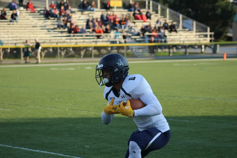 a football player is running on the field, navy, profile picture, tournament, 2 0 2 2 photo