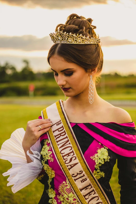 a woman wearing a crown and holding a fan, inspired by Gina Pellón, during a sunset, awarding winning, 2 5 6 x 2 5 6 pixels, formal wear