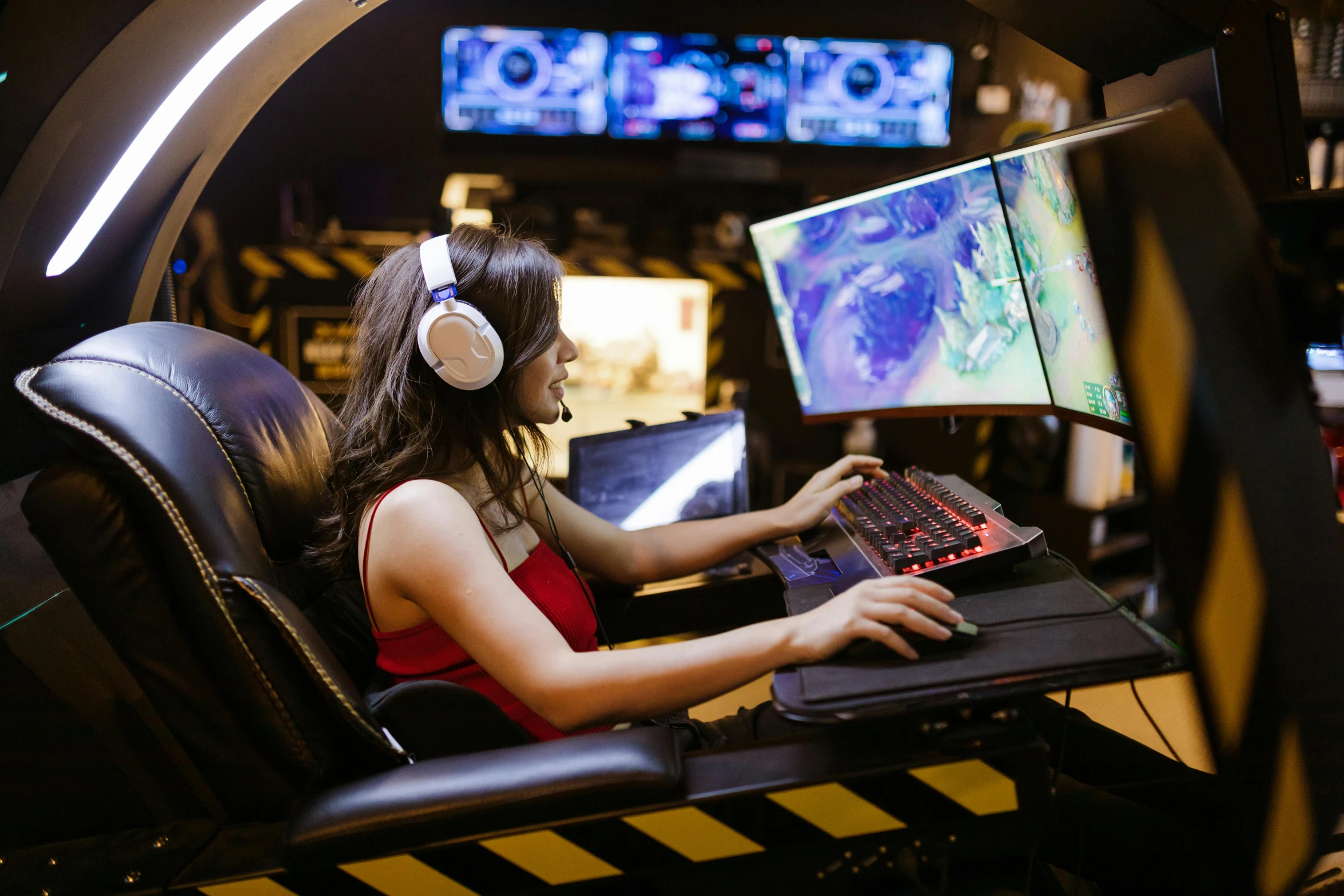 a woman is playing a video game on her laptop, pexels, spaceship interior, cute girl wearing tank suit, avatar image