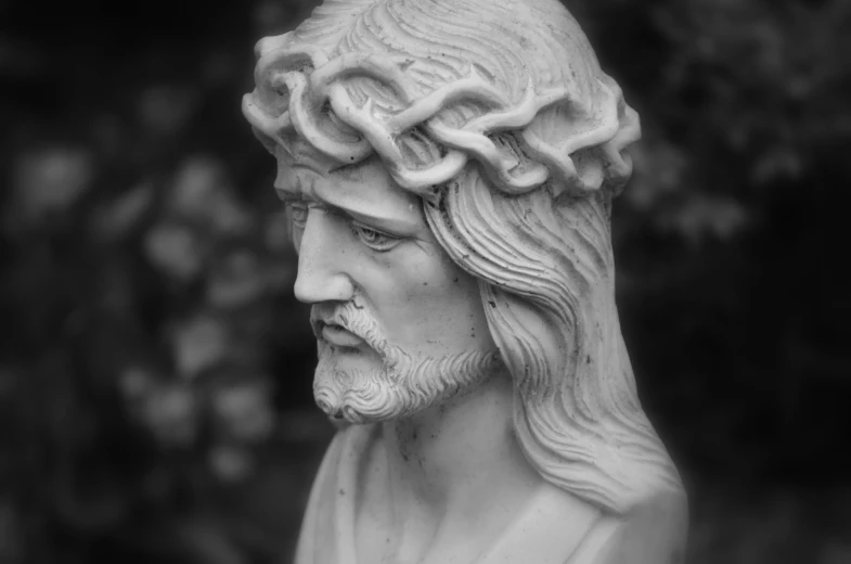 a statue of jesus with a crown of thorns on his head, a marble sculpture, by Zoltán Joó, pexels, concrete art, colorless, many crowns!! upon his head, ashford black marble sculpture, made out of clay
