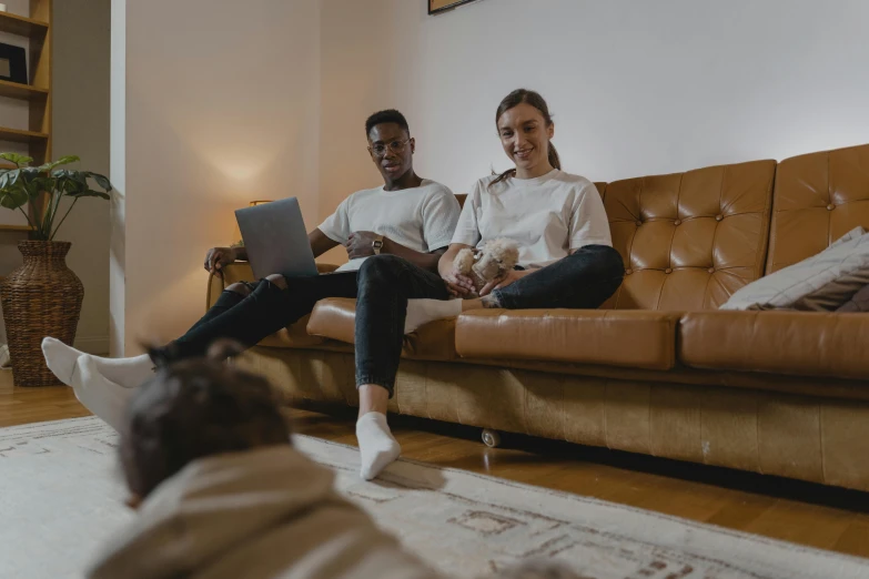 two people sitting on a couch looking at a laptop, trending on pexels, brown, pokimane, sitting on the floor, avatar image