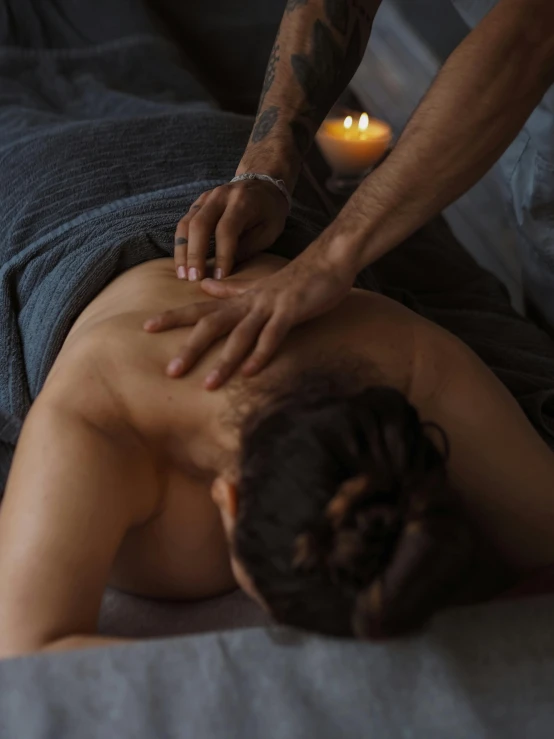 a woman getting a back massage at a spa, by Jaakko Mattila, pexels contest winner, renaissance, 8 k sensual lighting, gif, 😭🤮 💔, profile image