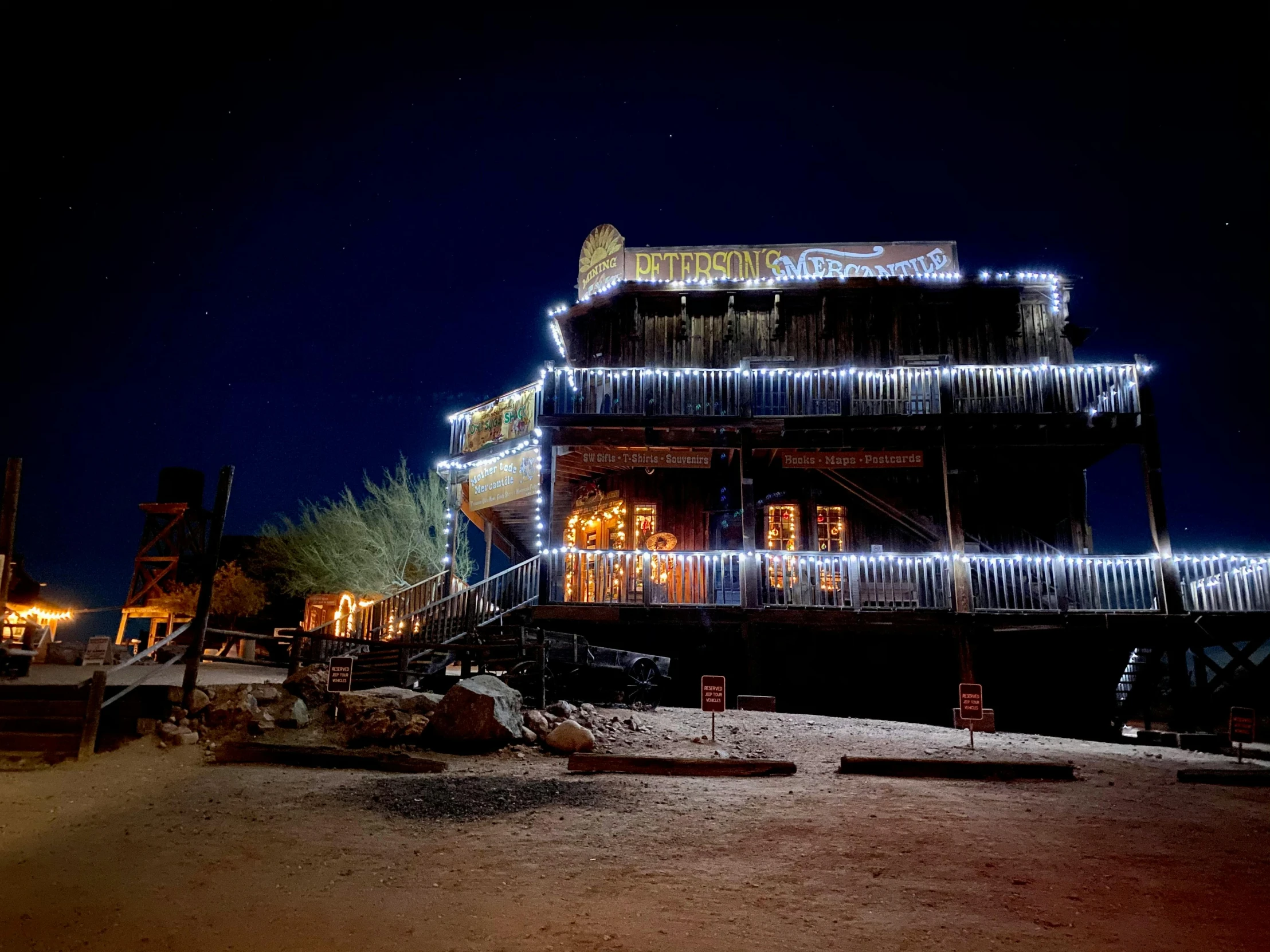 a building that has a lot of lights on it, spaghetti western, beach bar, oldwest, thumbnail