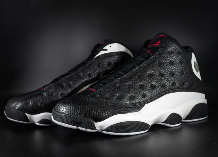 a pair of black and white air jordans, pepper no. 3 5, in 2 0 1 5, fan favorite, - 12p