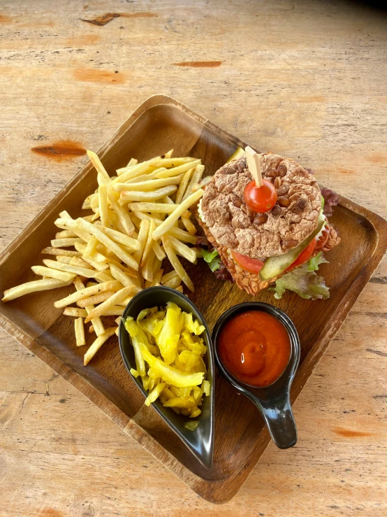 a tray with a sandwich, french fries and ketchup, a portrait, pexels, ground beef, ( ( ( kauai ) ) ), breakfast at las pozas, square