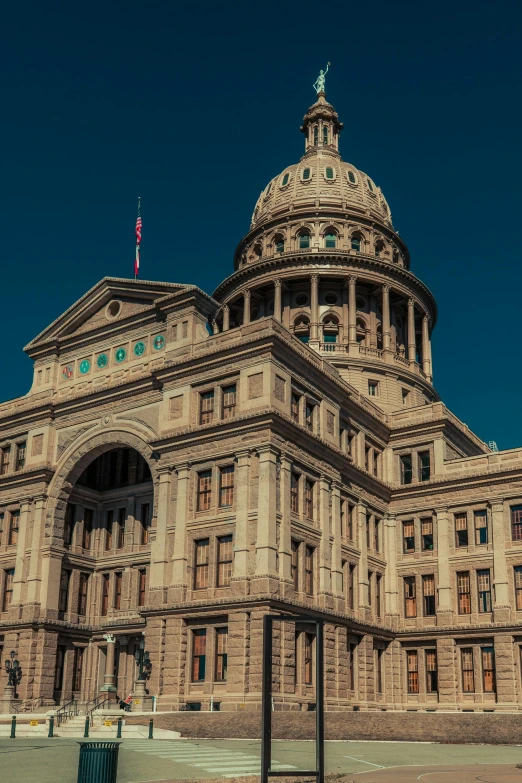 a large building with a clock on top of it, texas, capital, 🚿🗝📝, 2 5 6 x 2 5 6 pixels