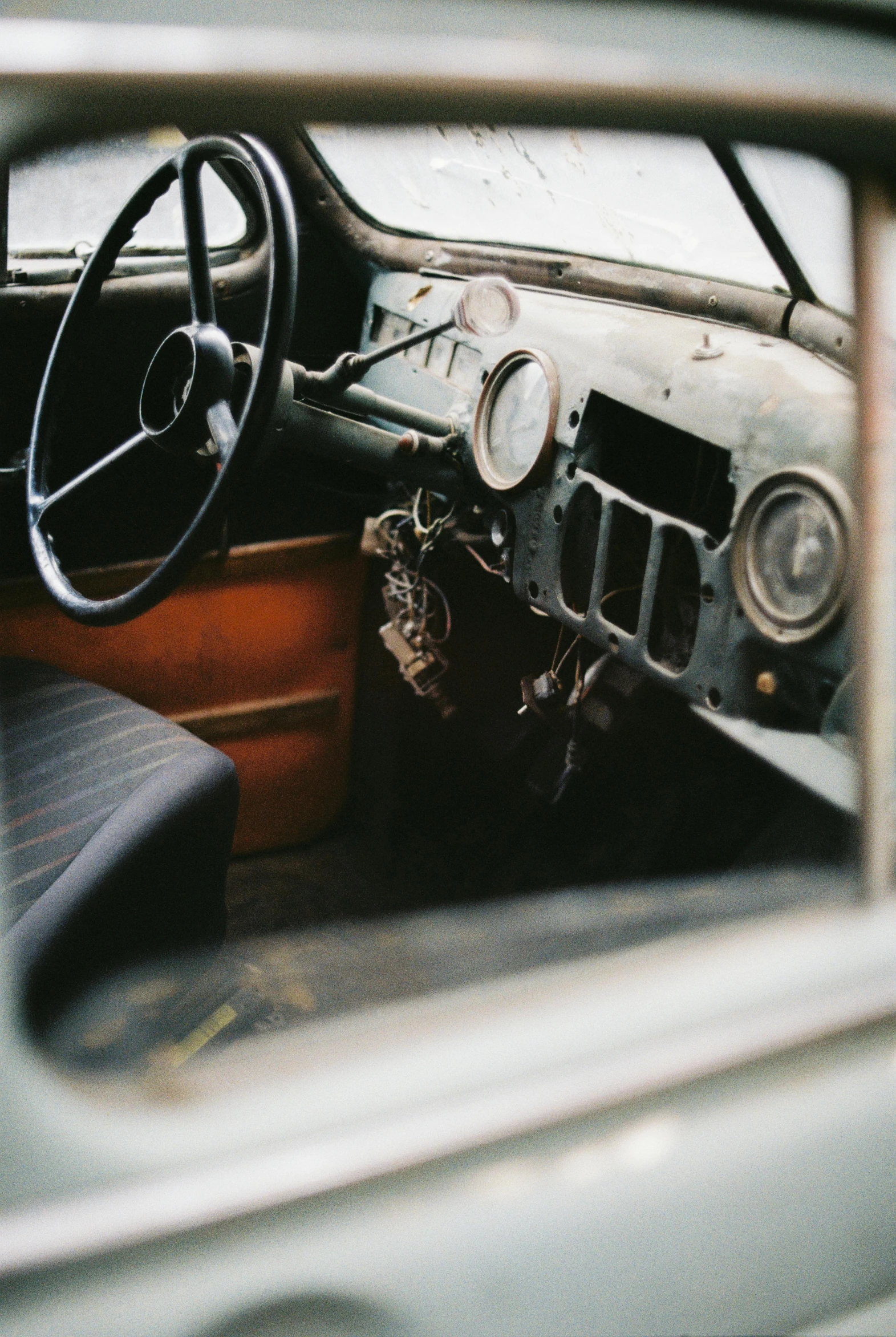 a close up of a car's dashboard and steering wheel, pexels contest winner, auto-destructive art, old rusty pickup - truck, 15081959 21121991 01012000 4k, photo still of interior, transparent black windshield