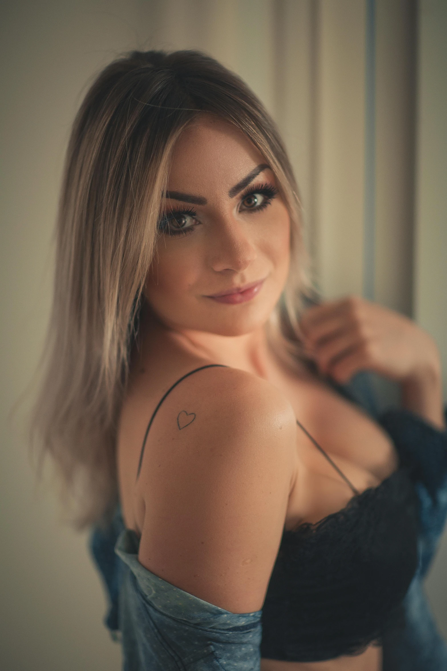 a woman posing for a picture in front of a window, a picture, inspired by Elsa Bleda, reddit, jessica nigri, 2263539546], portrait soft light, close - up studio photo