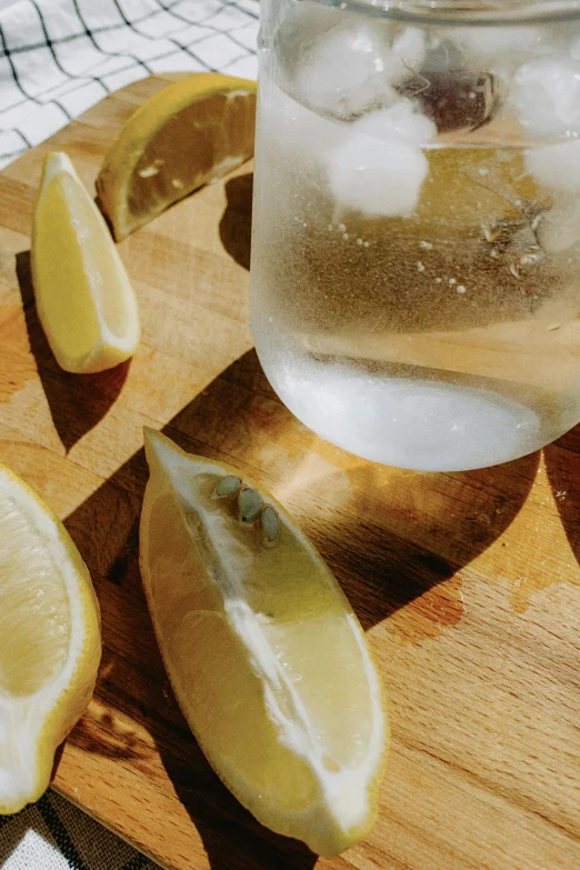 this is a closeup view of some lemons