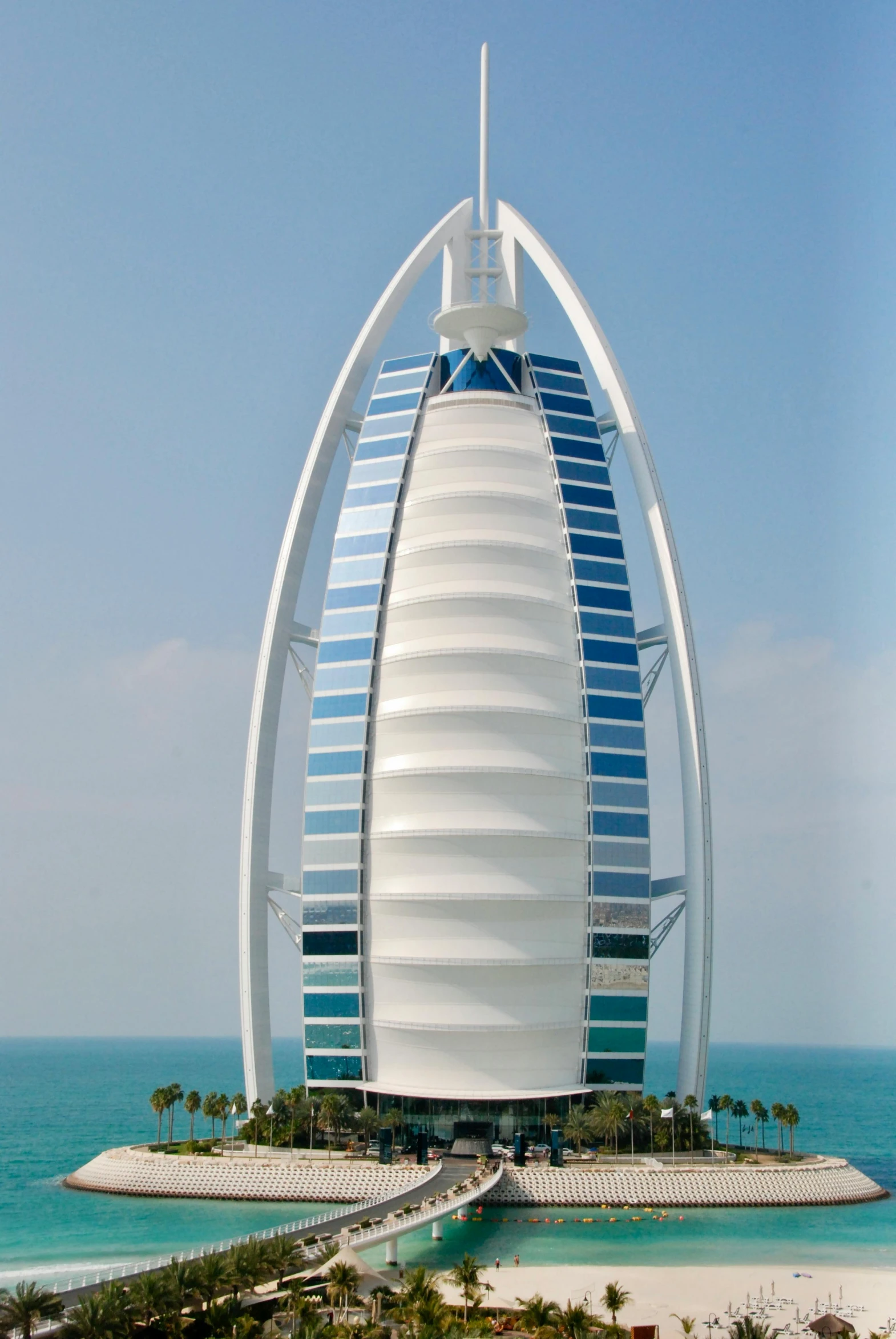 the burjt building in dubai is being admired by the tourists