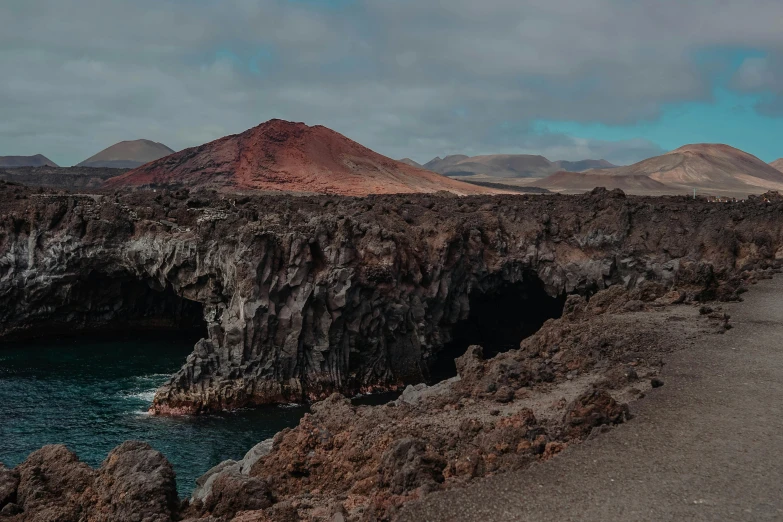 the rocky ocean coast has several hills