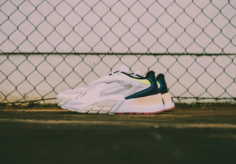 the puma falcon is a sports shoe with a logo on it