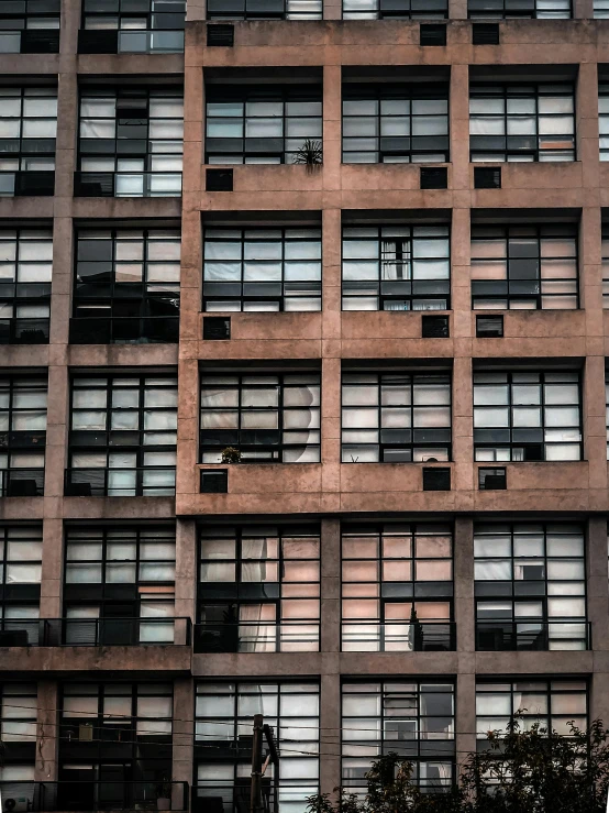 a large tall building with many windows