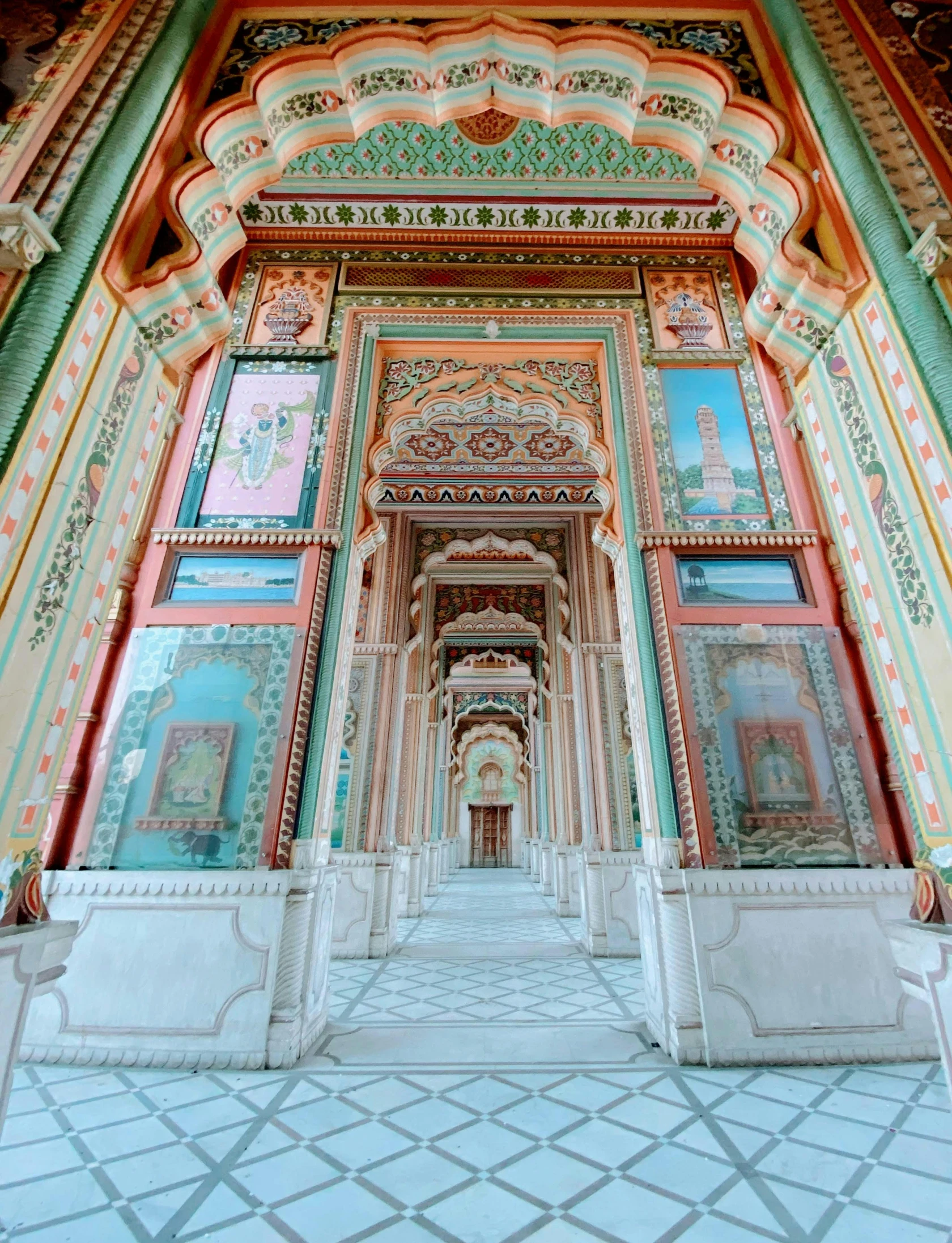 an intricate doorway to a very pretty building