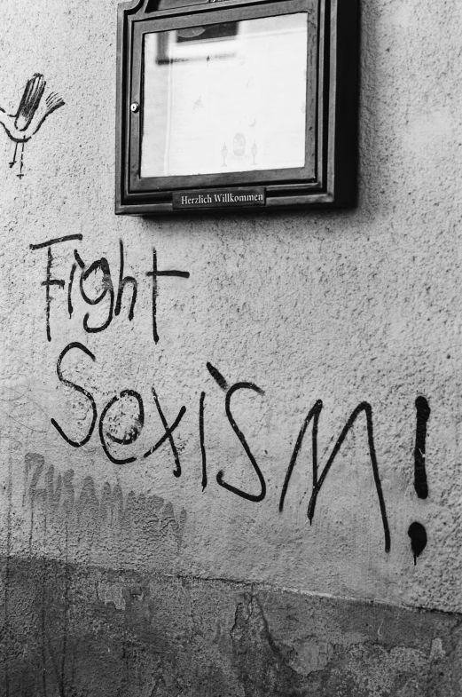 graffiti on a wall with the word fight soxa on it