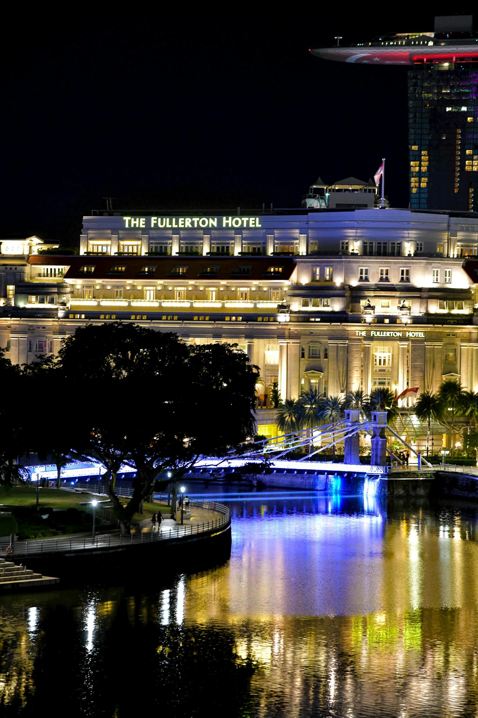 a po taken at night shows a large building