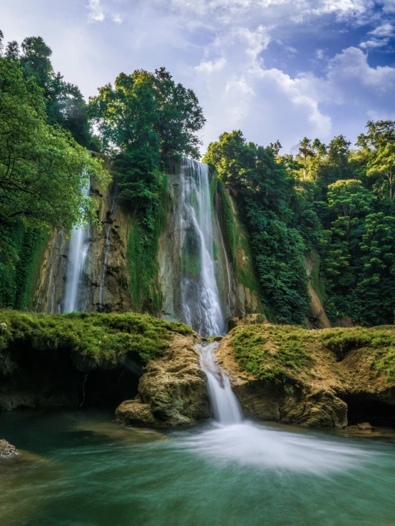 the waterfalls are being pographed from the water