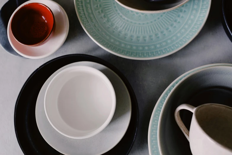 this is an arrangement of dinnerware that looks great