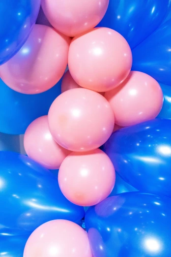 an abstract image of some balloons that look like balls