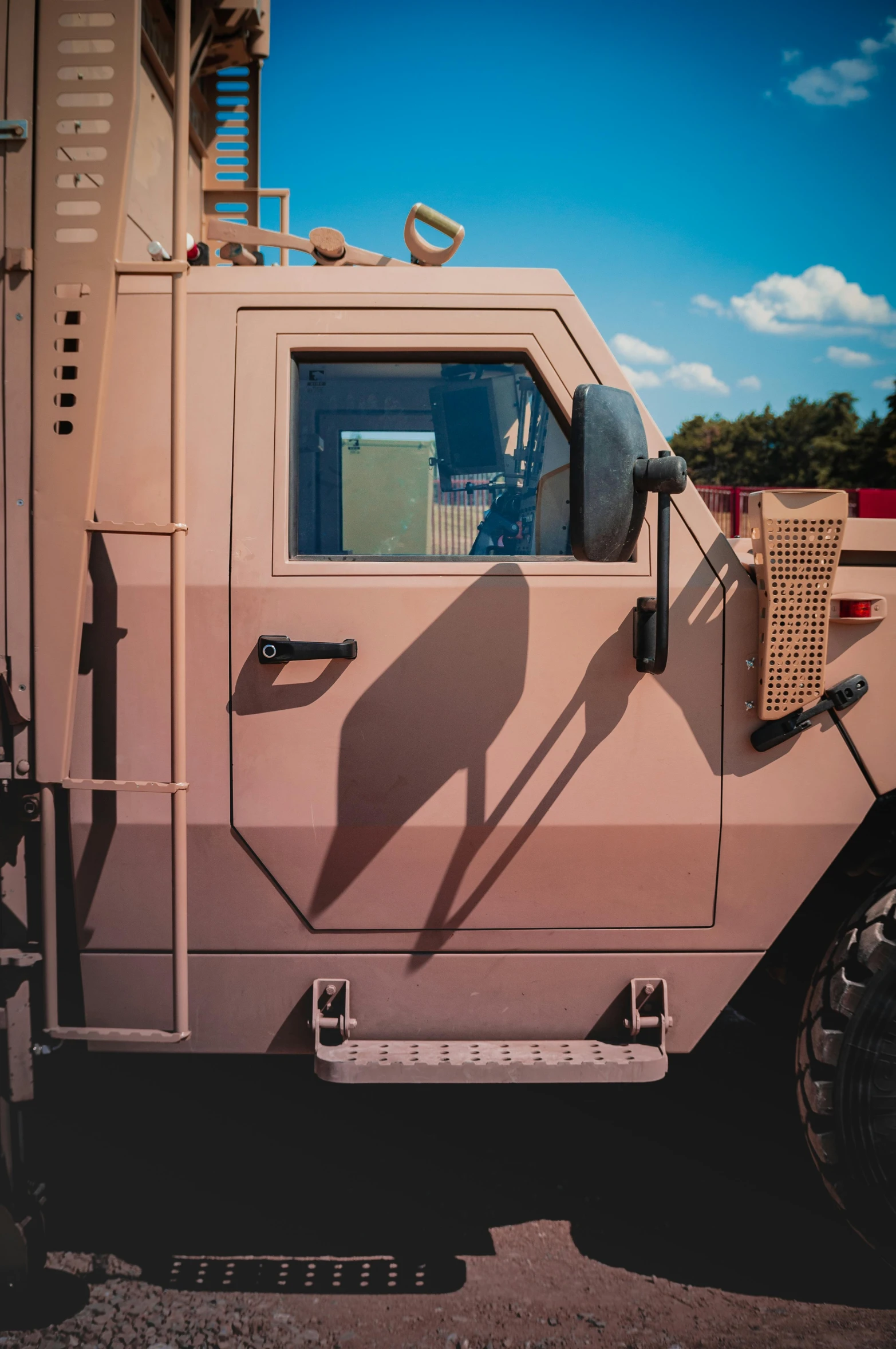 a close up of the front of an armored vehicle