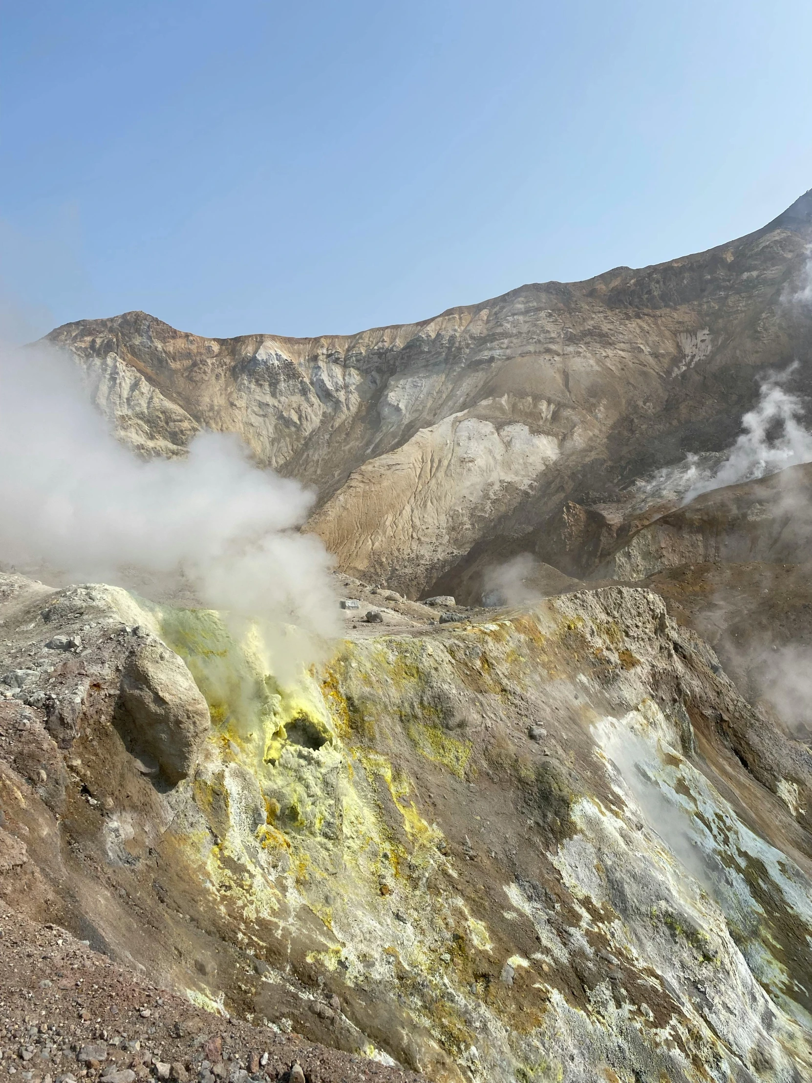 a very scenic view of some water and a mountainside