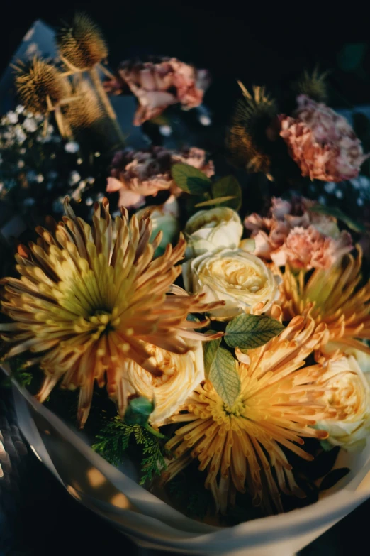 flowers that are in some kind of bowl