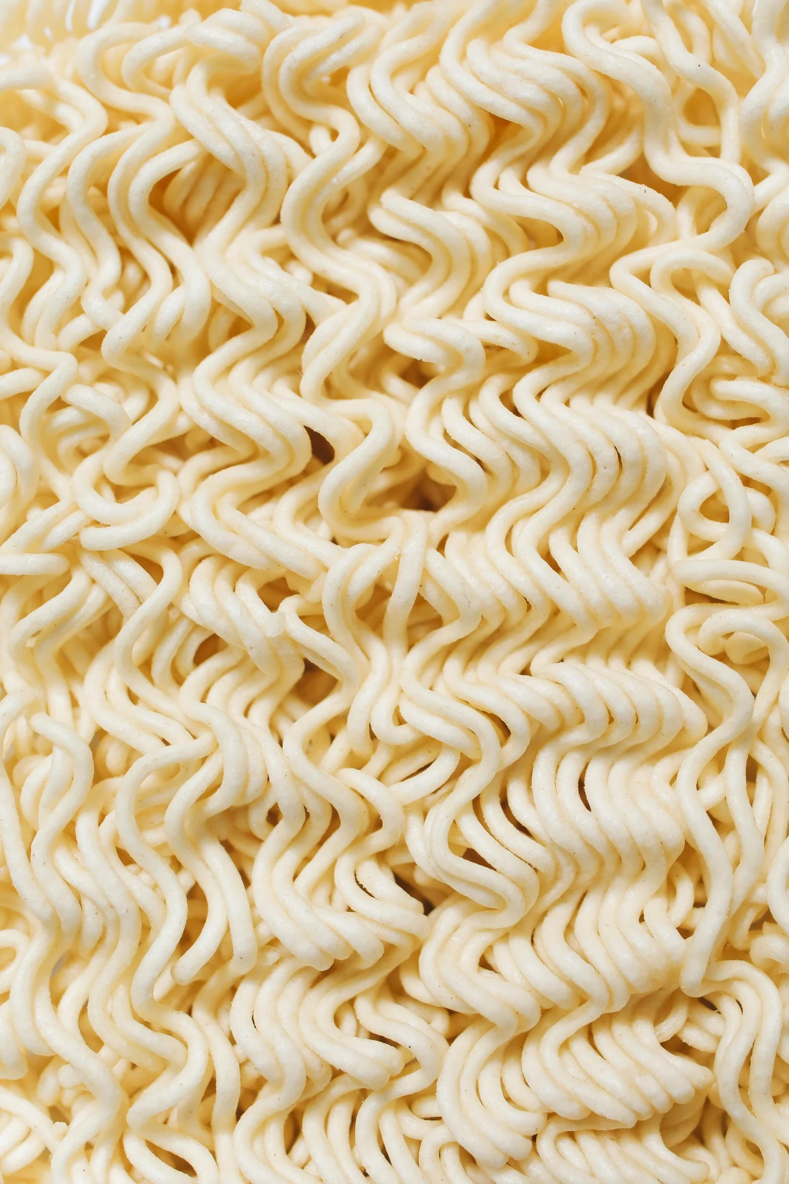 a close - up po of ramen noodles